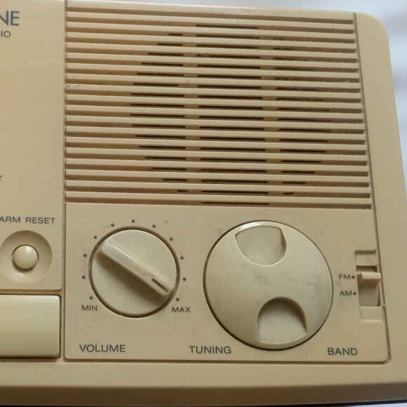 Sony Dream Machine 1980's ICF-C3W Digital Clock Radio FM/AM Beige Vintage Tested - Picture 3 of 4